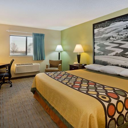 Super 8 By Wyndham Rochelle Hotel Buitenkant foto