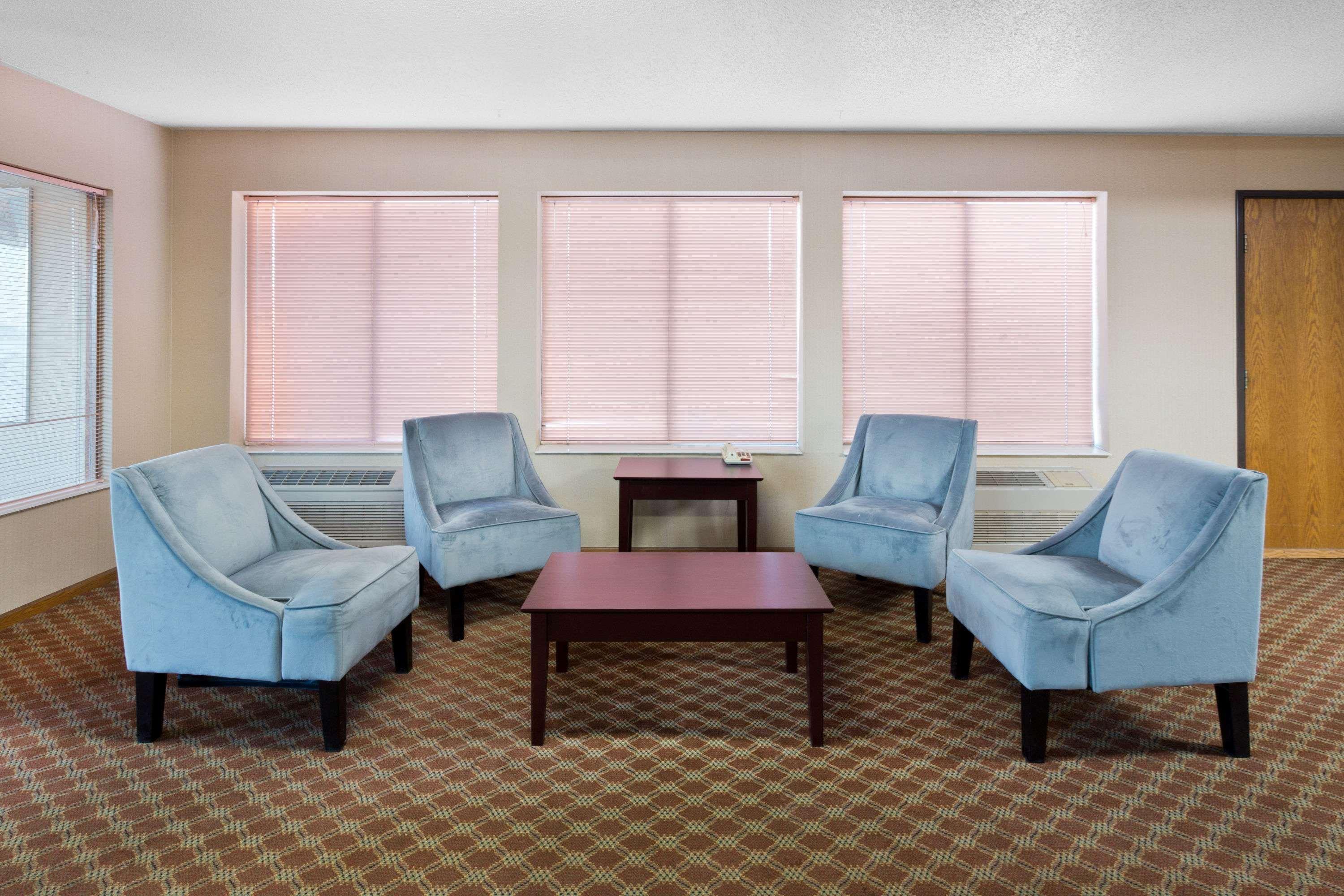 Super 8 By Wyndham Rochelle Hotel Buitenkant foto
