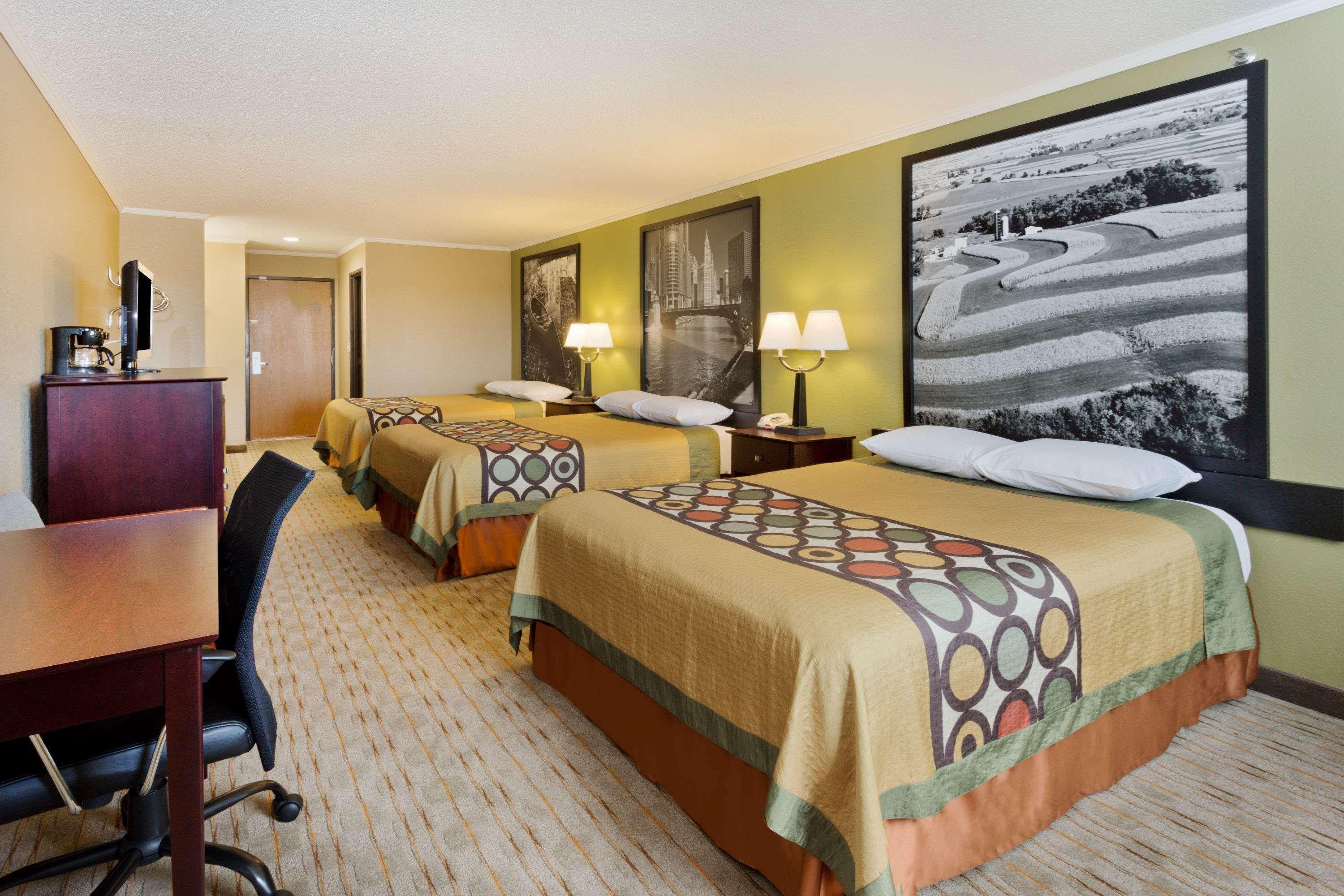 Super 8 By Wyndham Rochelle Hotel Buitenkant foto