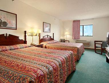 Super 8 By Wyndham Rochelle Hotel Buitenkant foto